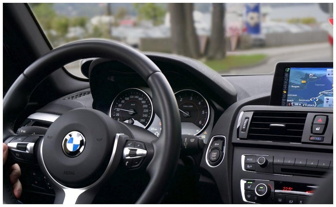 Descubre cada cuánto tiempo es necesario revisar y recargar el aire acondicionado de un coche. Imagen: Pixabay