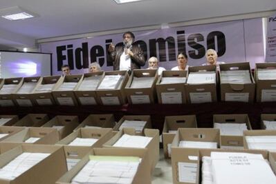 Fideicomiso para damnificados acusa a INE de exceder sus funciones