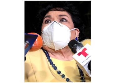 Carmen Salinas recuerda a su hermano, quien murió de Covid-19