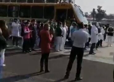 “Ay, ay, ay, ay, canta y no llores”: Así reciben en el Autódromo a médicos de Operación Chapultepec