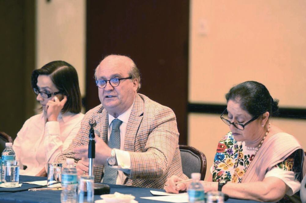 El gobernador Graco Ramírez aconsejó a la comunidad artística buscar al secretario de Cultura para cuestionarlo sobre el presupuesto (GOBIERNO DE MORELOS)