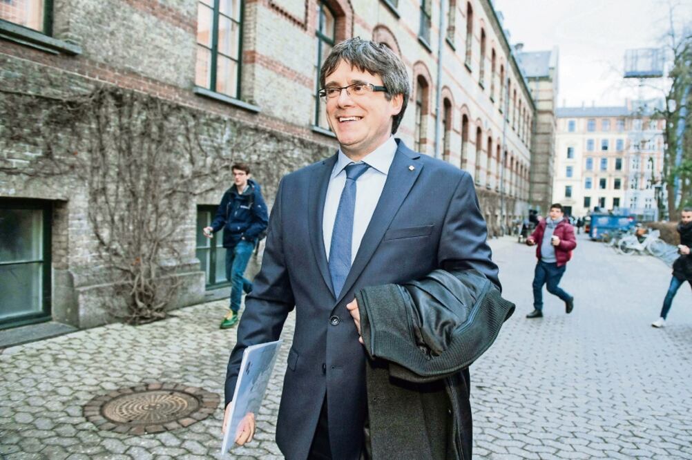 El ex presidente de la Generalitat de Cataluña, Carles Puigdemont, tras pronunciar un discurso en la Universidad de Copenhague, en Dinamarca (RICARDO RAMIREZ. EFE)