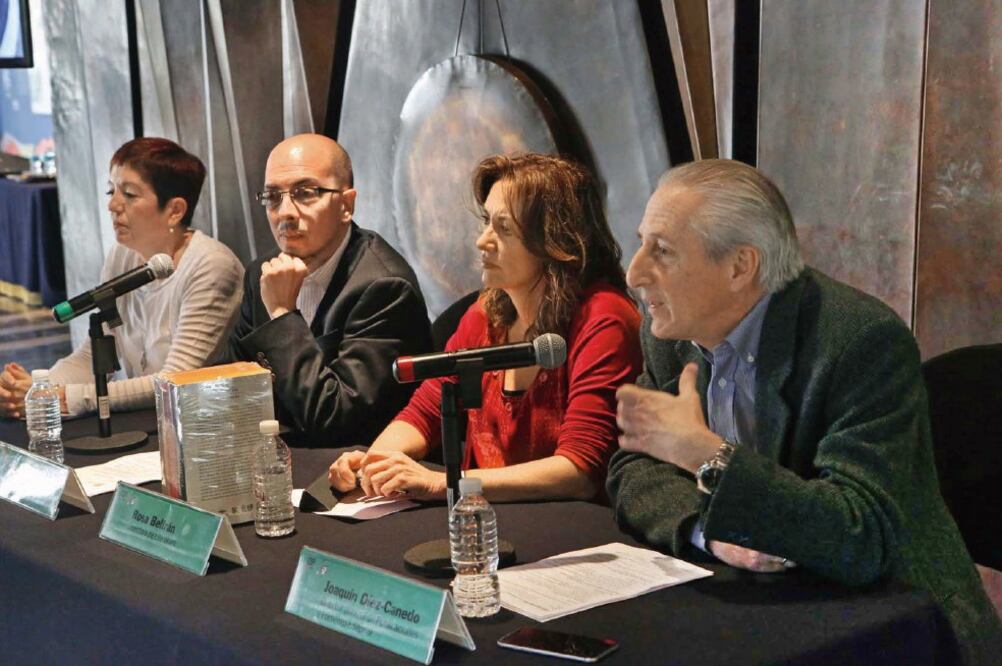 En la conferencia de prensa, Jorge Volpi y Rosa Beltrán. (BARRY DOMÍNGUEZ. COORDINACIÓN DE DIFUSIÓN CULTURAL UNAM)
