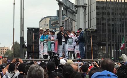 Vocero de padres de los 43 se solidariza con víctimas del sismo