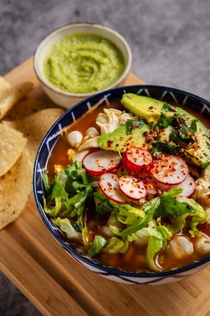 Prepara pozole de hongos para el lunes sin carne