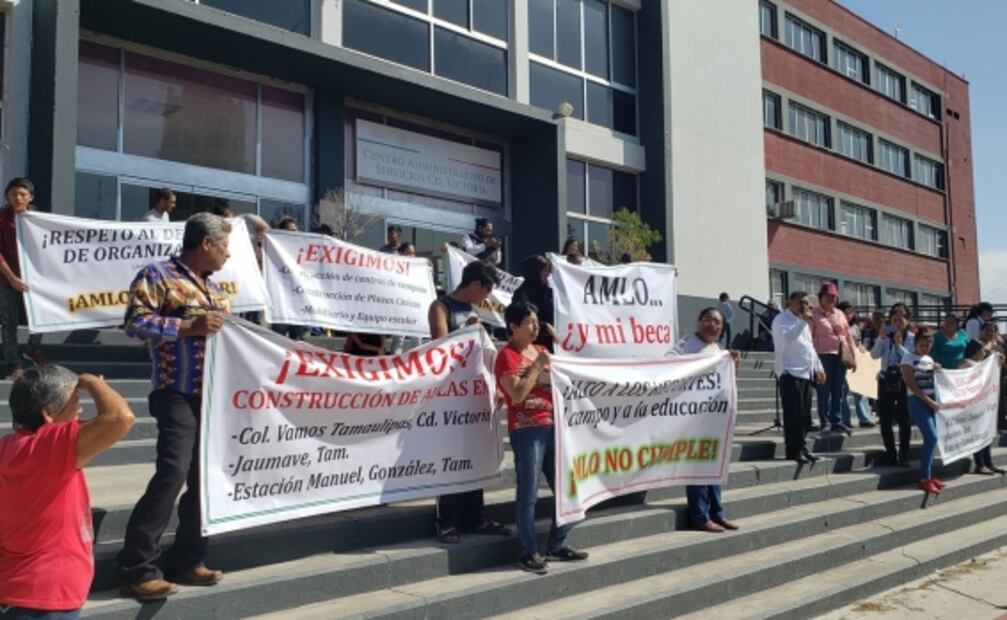 Marchan a favor y en contra de AMLO en los estados