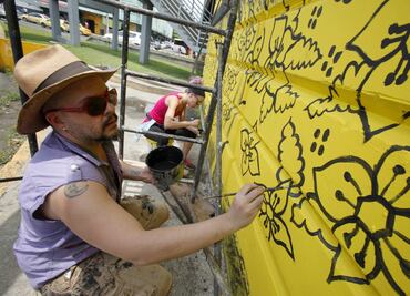 Cambia el gris panorama de su ciudad por arte de colores