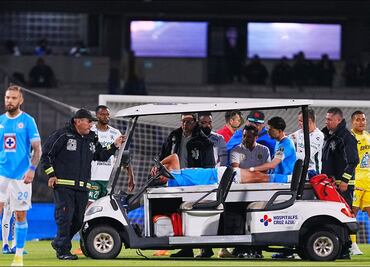 Cruz Azul sufre la baja de Andrés Montaño por lesión; únicamente pudo jugar siete minutos ante León