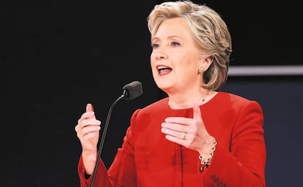 No se envenenen por una "buena idea" de Trump, critica Hillary Clinton