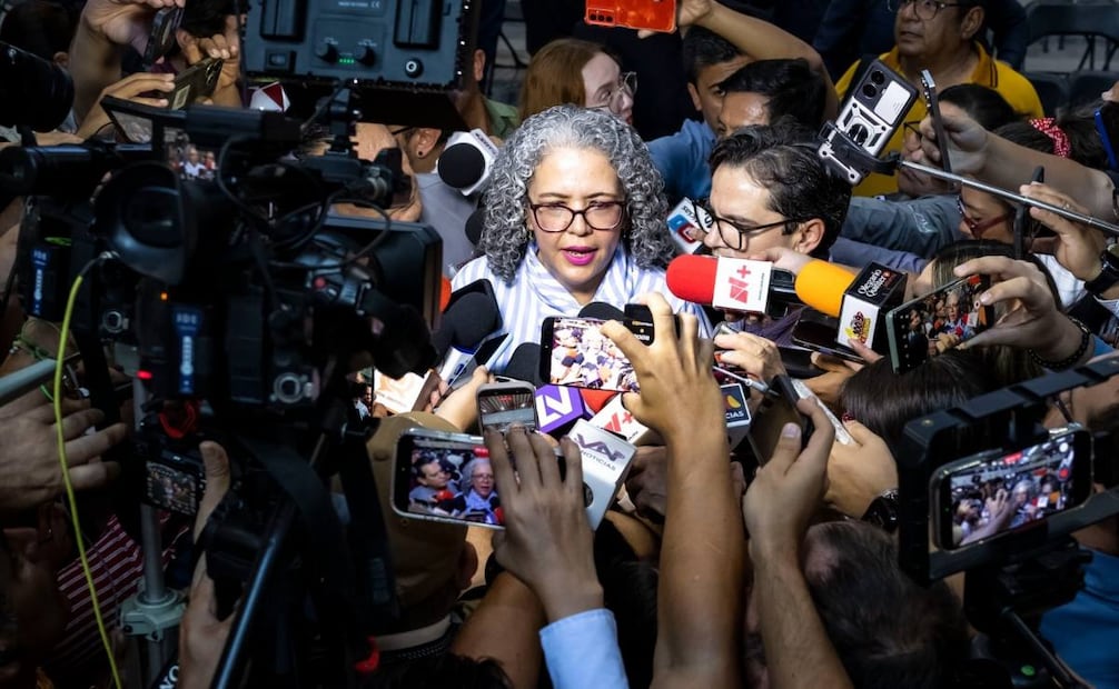 Gobernadora interina de Sinaloa señala que senador Enrique Inzunza debe privilegiar el movimiento; anuncia plan de seguridad.
Foto: Especial.