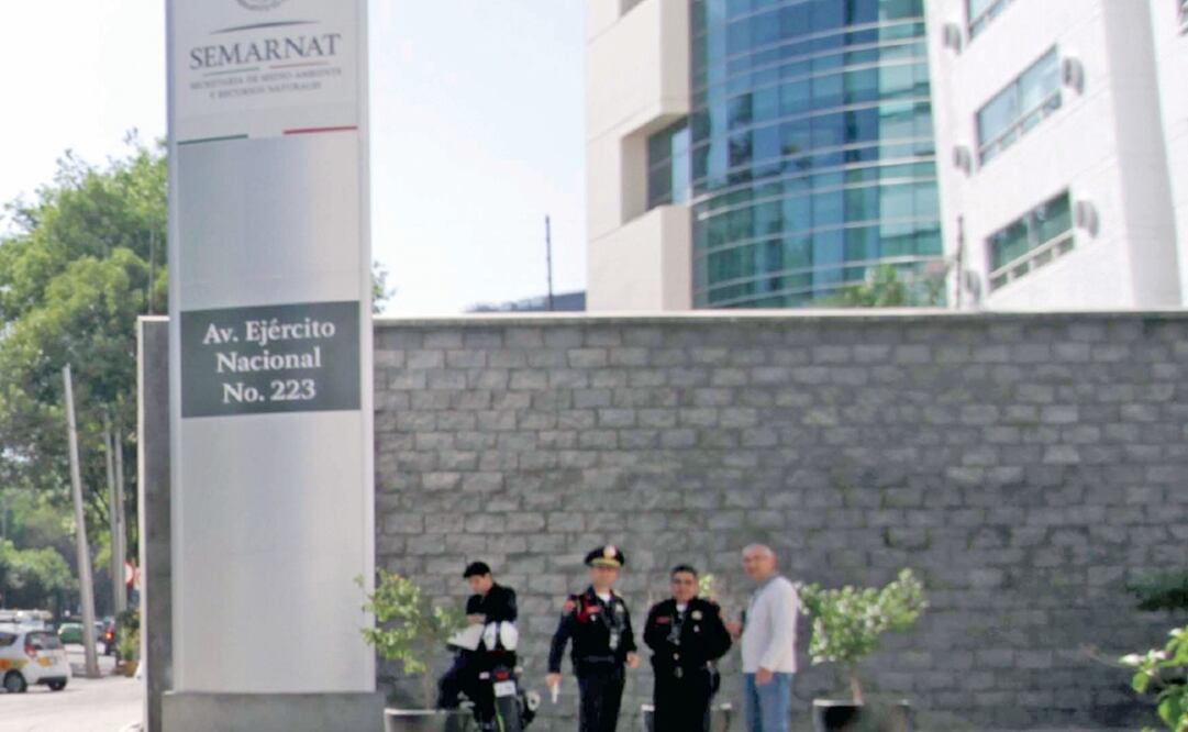 Semarnat planea gastar millones en kits deportivos