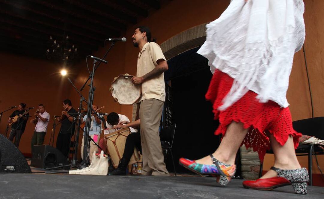 La agrupación se formó en 2005 con el objetivo de mostrar la riqueza multicultural de México a través de la música. FOTO: Adrián Hernández/EL UNIVERSAL.