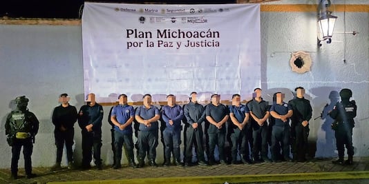 Investigan a policías de 38 municipios de Michoacán por vínculos con el CJNG