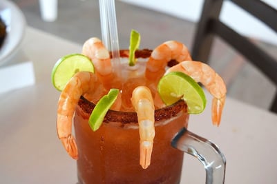 Sorprende a tu papá con estas deliciosas micheladas