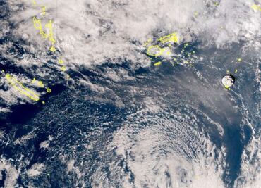 Muere primera víctima en Tonga por erupción; oleaje provoca derrame en Perú