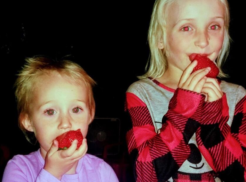 Kaitlyn y Kylee, de 11 y ocho años, son las hijas de Anna Cardwell.
Foto: Instagram