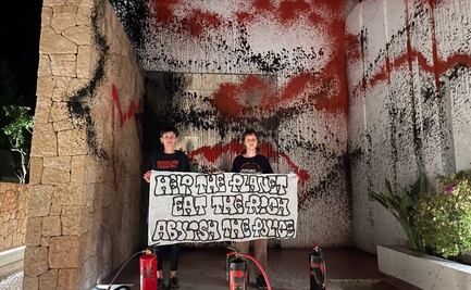 Milei acusa a "comunistas" de vandalizar la casa de Messi; pide a Sánchez garantizar seguridad de argentinos en España