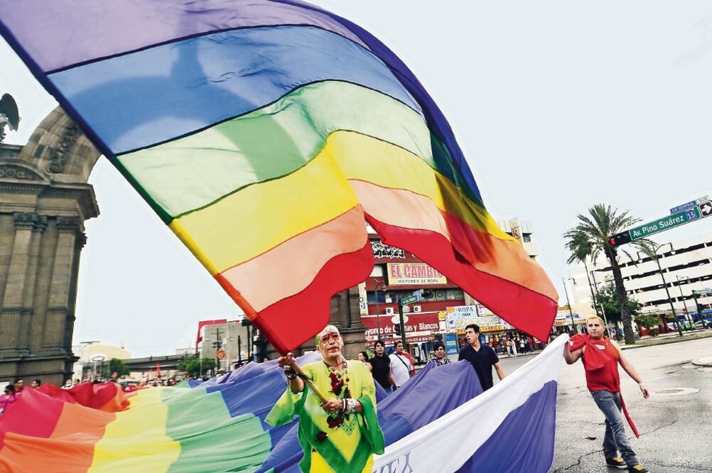 Diputados del PRI afirman que pese a que en México ya no hay esclavitud, el odio continúa manifestándose contra los migrantes y la comunidad LGBTTTI. (ARCHIVO EL UNIVERSAL)