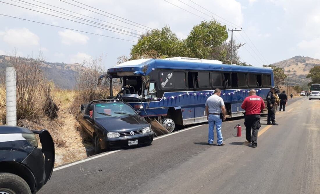 La vialidad ha sido cerrada en su totalidad, debido a los trabajos que realizan las autoridades, lo que ha generado caos vial. Foto: Especial