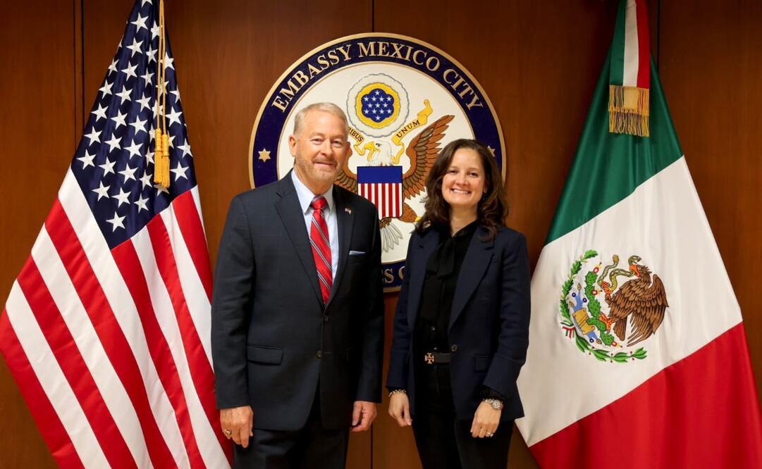 Ronald Johnson reconoce liderazgo de la subsecretaria del Departamento de Tesoro, Anna Morris, por acciones contra el lavado de dinero de cárteles. Foto: @USAmbMex