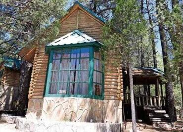 Javier Corral tiene cabaña en área protegida, denuncian