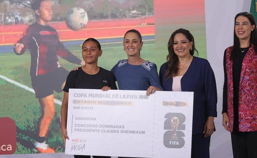 En Palacio Nacional presentan a las jóvenes ganadoras de los boletos del Mundial 2026 (29/05/2026). Foto: Gabriel Pano / EL UNIVERSAL
