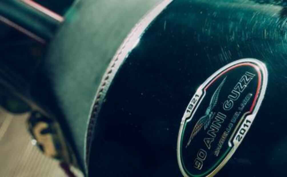 Moto Guzzi V7 Racer 90 aniversario