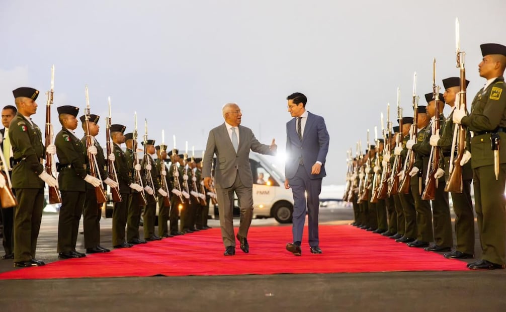 Antonio Costa junto al canciller Roberto Velasco (20/05/2026). Foto: Especial