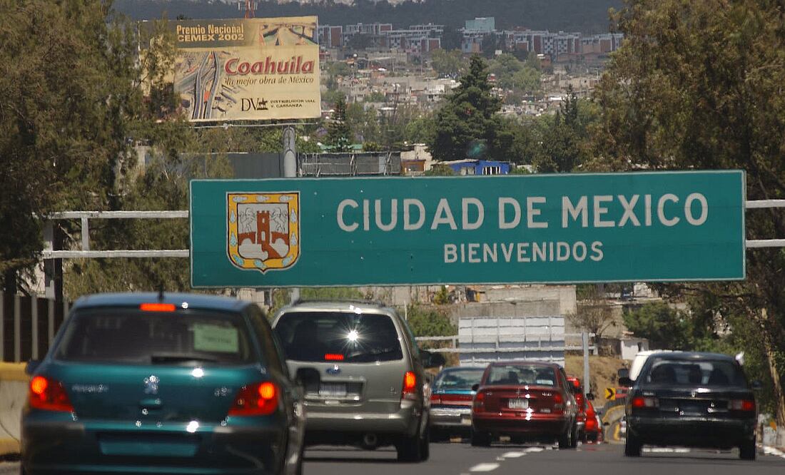Entrada a la Ciudad de México el 12 de abril de 2004. En esa época, según reportes oficiales, en la autopista a Cuernavaca entraban 50 autos y salían 20. Foto: Archivo/EL UNIVERSAL