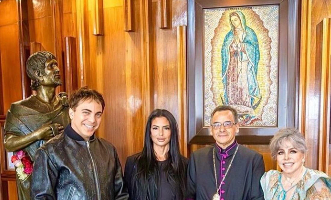 Cristian Castro pasea con su novia y su madre en la Basílica de Guadalupe. Foto: Instagram.