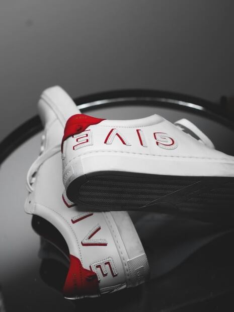 Cómo secar rápido los zapatos en época de lluvias