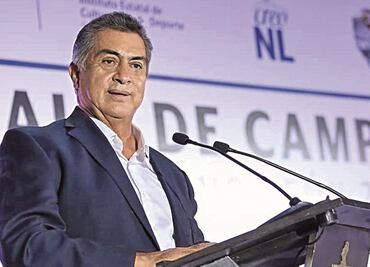 ¡Touchdown! “El Bronco” prefiere el domingo de NFL que reunión con gobernadores
