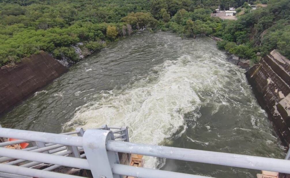 Como medida preventiva, iniciamos un desfogue controlado de 50 m³/s en la presa La Boca (08/09/2025). Foto: Especial