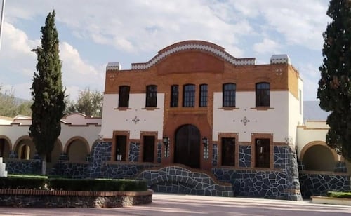 Normalistas del Mexe exigen el esclarecimiento del asesinato de uno de sus compañeros; el cuerpo presentaba lesiones por arma blanca