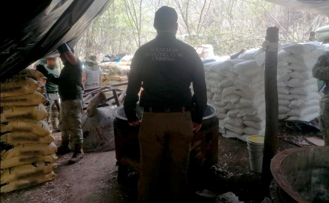 Aseguran área de concentración para la fabricación de drogas sintéticas en Michoacán. Foto: Especial