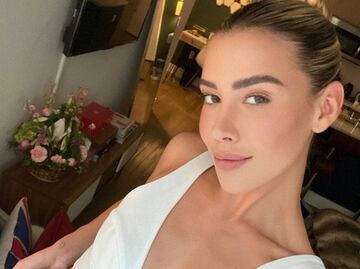 Michelle Salas nos enamora con sudadera neón de menos de 700 pesos