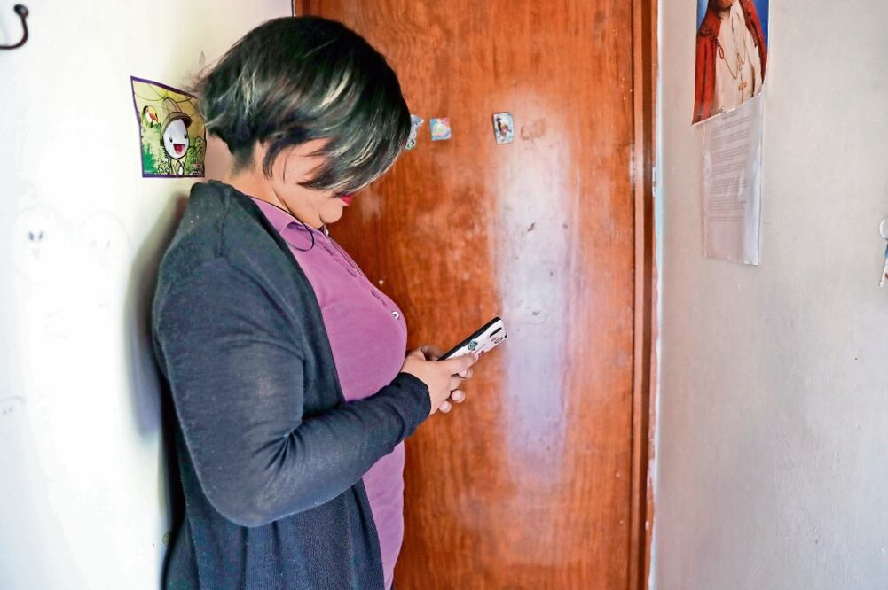 La víctima dice que las autoridades no responden, a pesar de que saben cuál es la zona en la que asaltan. Con 11 años viviendo en el mismo rumbo, prefiere refugiarse en su casa (IRVIN OLIVARES. EL UNIVERSAL)