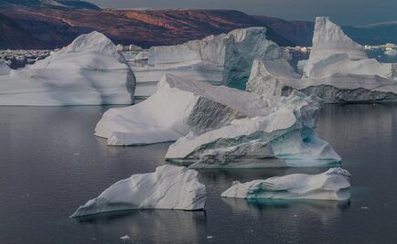 Tras ola de calor, preocupa el acelerado derretimiento de hielo en Groenlandia; sube el nivel del mar