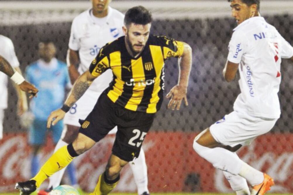 El joven contención uruguayo fue bicampeón con Peñarol. (TWITTER)