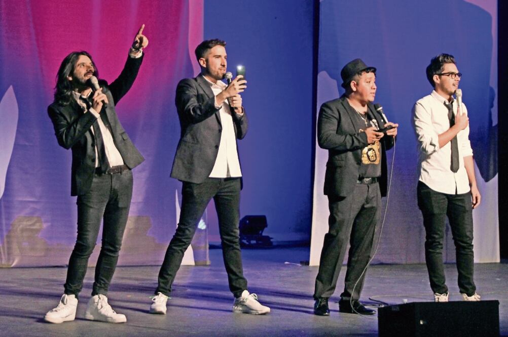 Se presentaron en el Teatro de la Ciudad Esperanza Iris. (CARLOS MEJIA. EL UNIVERSAL)