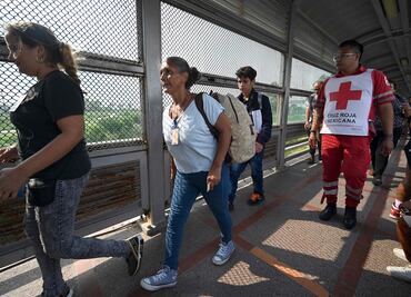 Bajan 70% los cruces de migrantes en EU tras el fin del Título 42, reportan autoridades