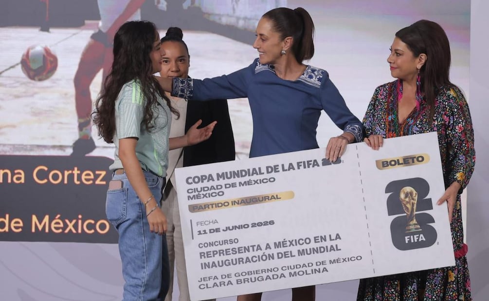 En Palacio Nacional presentan a las Jóvenes ganadoras de los boletos del Mundial 2026 (29/05/2026). Foto: Gabriel Pano / EL UNIVERSAL