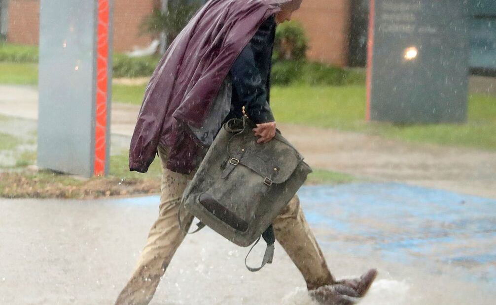 La intensa lluvia que se registró la víspera a lo largo de la frontera entre Texas y México disminuyó el viernes. (28/03/25) Foto: AP