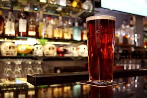 ¿A qué sabe la cerveza sin alcohol? Mitos y guía de maridaje