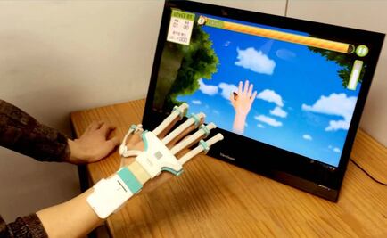 Diseñan guante inteligente para tratar parálisis