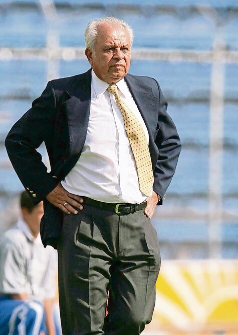 Ruiz cumplía el reconocimiento de cancha cuando se desvaneció (ARCHIVO. EL UNIVERSAL)