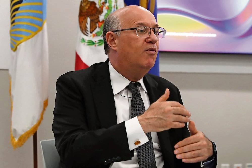 El presidente del BID anunció que ya se autorizó un financiamiento por 500 millones de dólares para el Sistema de Cuidados en México. Foto: EFE