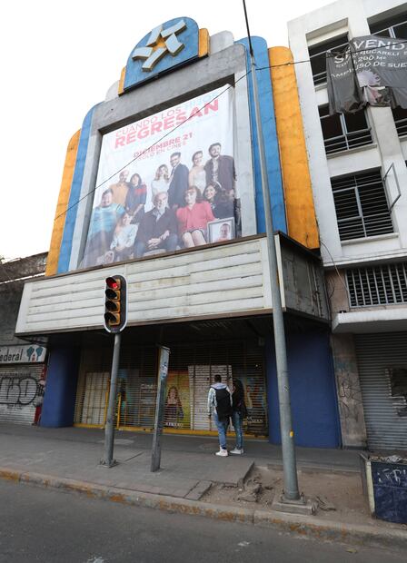 El Cine Bucareli cerró y desapareció; ahora solo queda el recuerdo de un recinto histórico que nació en una de las calles más bellas de la capital.
Archivo EL UNIVERSAL.