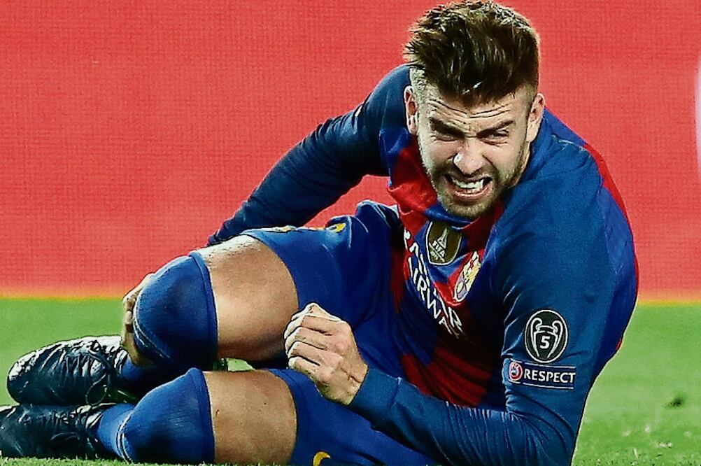 El central culé sufrió un esguince en el duelo ante el City (ALBERT GEA. REUTERS)