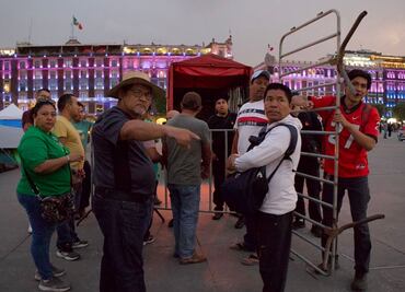 Dividen con vallas plantón y Marea Rosa en Zócalo; CNTE amaga con protesta este domingo